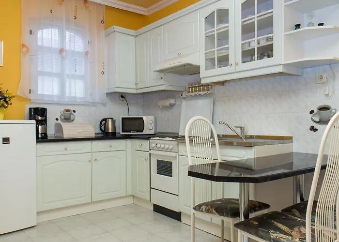 בית נופש Thuja By Interhome