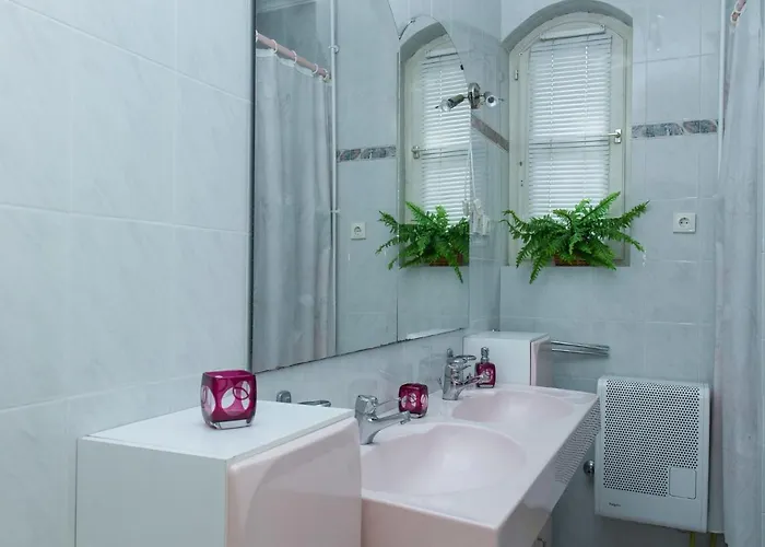 בית נופש Thuja By Interhome